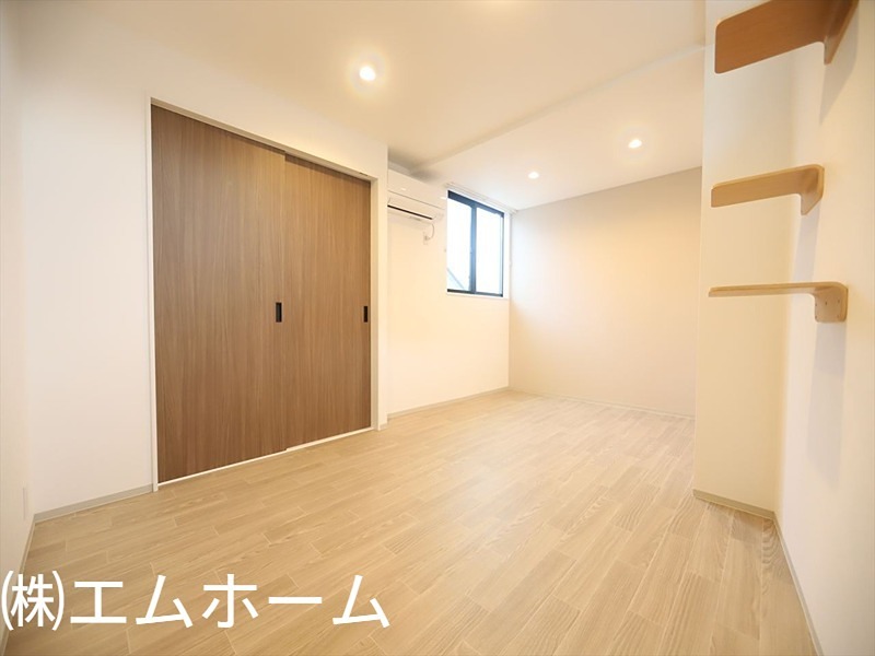 居室・リビング　LDK12.6帖　エアコン完備