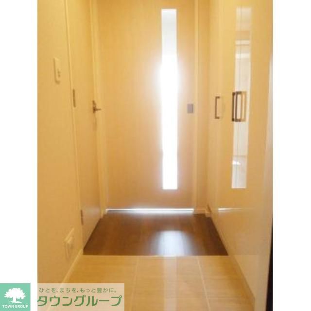 玄関　※写真は同タイプ住戸です。