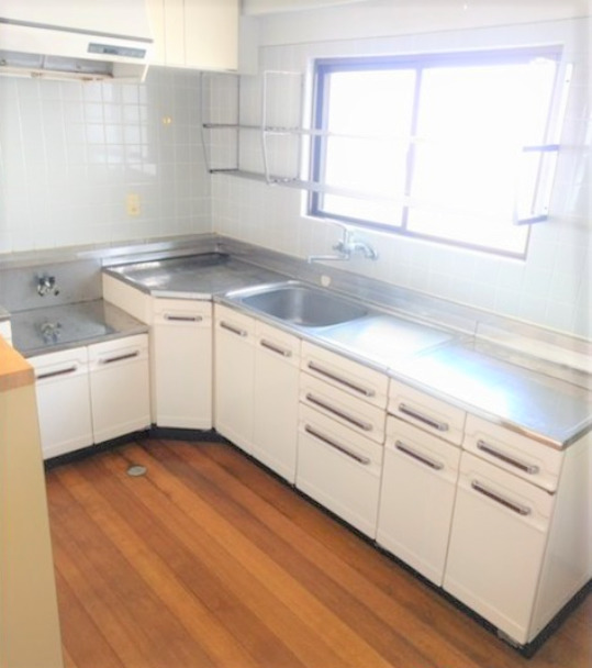 キッチン　コンパクトなキッチンで掃除もラクラク