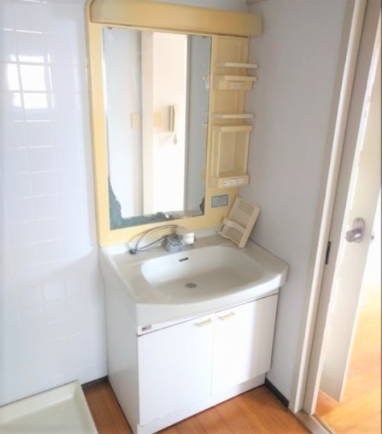洗面設備　使いやすい独立洗面台です