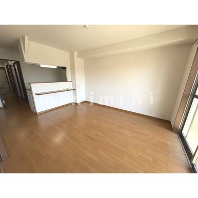 居室・リビング　※写真は別号室のものですので現状優先とさせていただきます