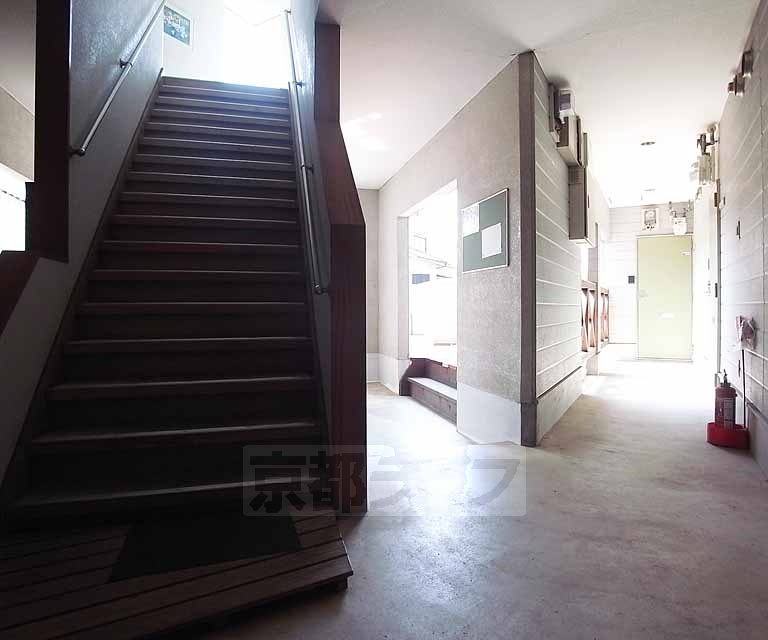 その他共有部分　廊下と階段部分です。