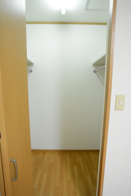 収納　ウォークインクローゼット