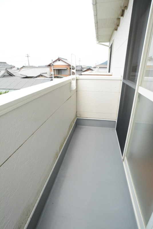 バルコニー　ベランダ南向きで日当たり良好