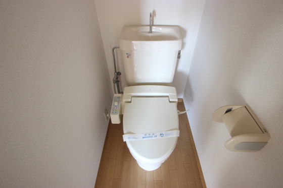 トイレ　※別号室の写真です