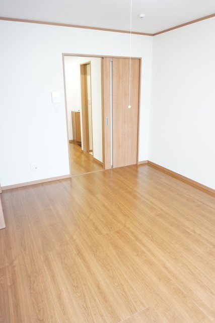 その他部屋・スペース　★２面採光の洋室８帖です★