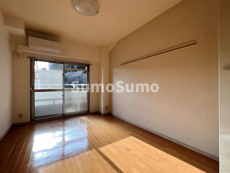 その他部屋・スペース　広くて明るい寝室