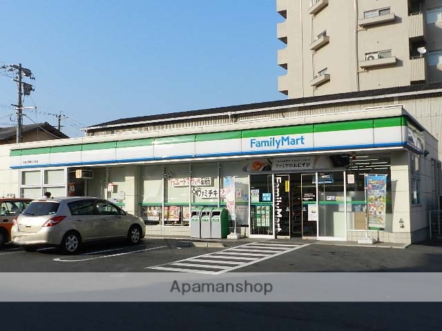 コンビニ　ファミリーマート小倉上到津二丁目店（コンビニ）まで482m