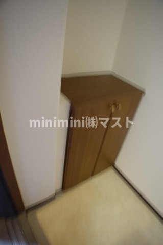 玄関　※同マンション別間取り参考写真です