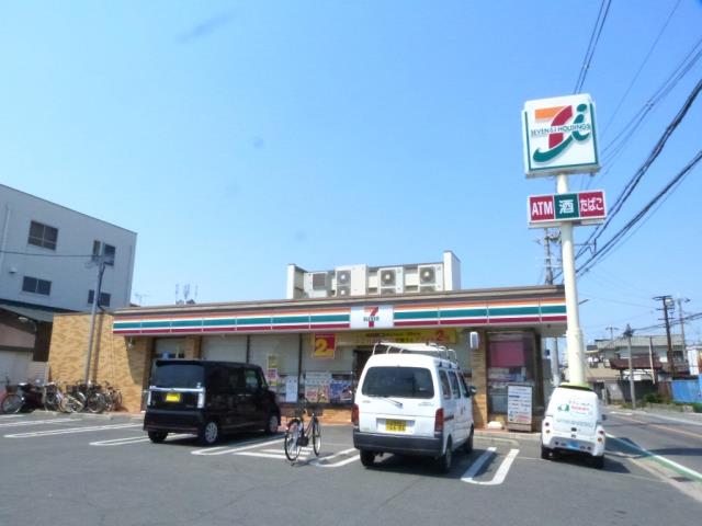 コンビニ　セブンイレブン（コンビニ）まで567m