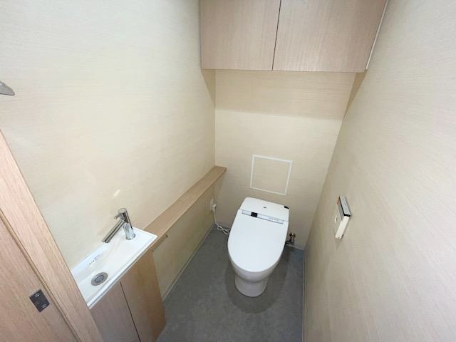 トイレ　落ち着いた色調のトイレです♪