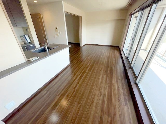 居室・リビング　使いやすい形の為、レイアウトを楽しめます♪