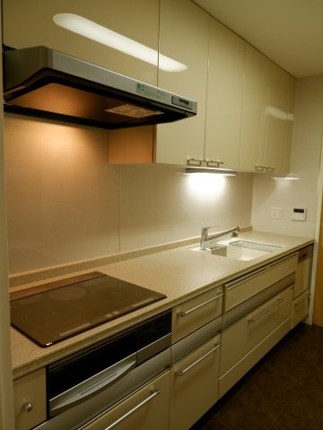 キッチン　作業スペースが広く使いやすいです