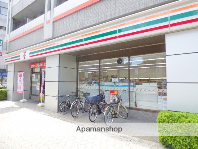 コンビニ　セブンイレブン（コンビニ）まで942m