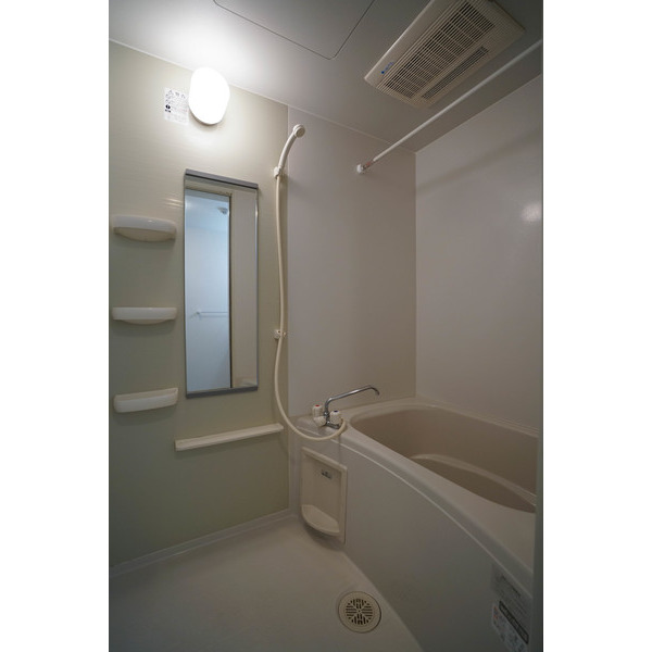 バス・シャワールーム　同じ建物の別のお部屋