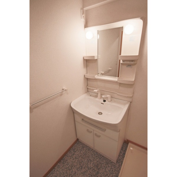 洗面設備　同じ建物の別のお部屋