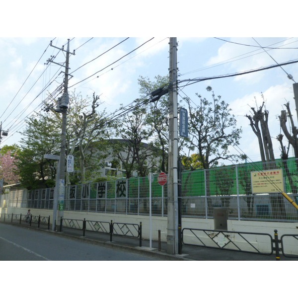 小学校　調布市立滝坂小学校（小学校）まで497m