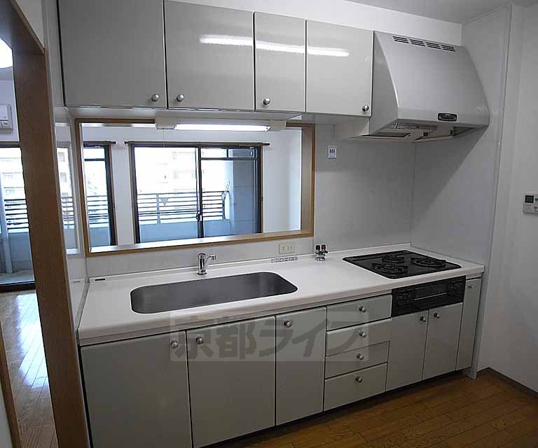 キッチン　広いキッチンスペースでお料理らくらく。