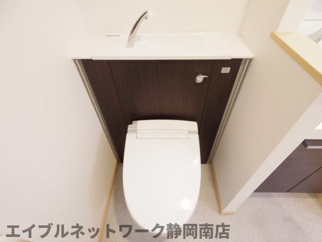 トイレ　落ち着いたトイレです