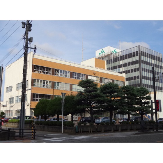 警察署・交番　高岡警察署（警察署・交番）まで2374m