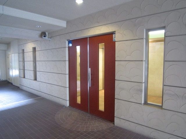 エントランス　弊社は都内全域の物件をご紹介可能です！
