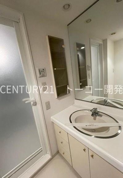 洗面設備　別部屋の参考写真です。現況有姿