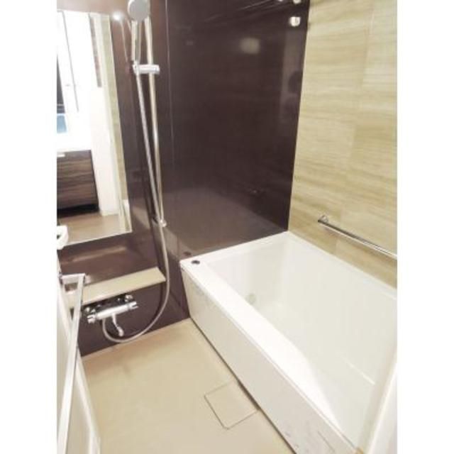 バス・シャワールーム　写真は同タイプ住戸です。