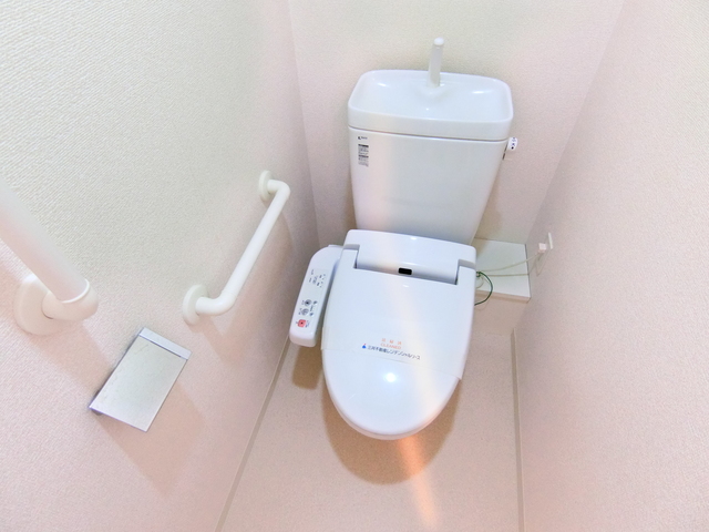 トイレ　写真は同タイプ住戸です。