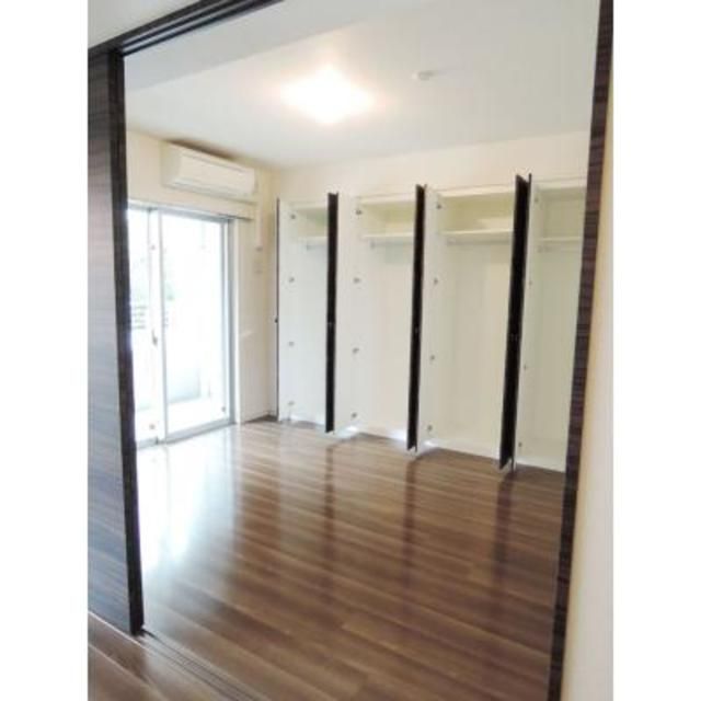 収納　写真は同タイプ住戸です。