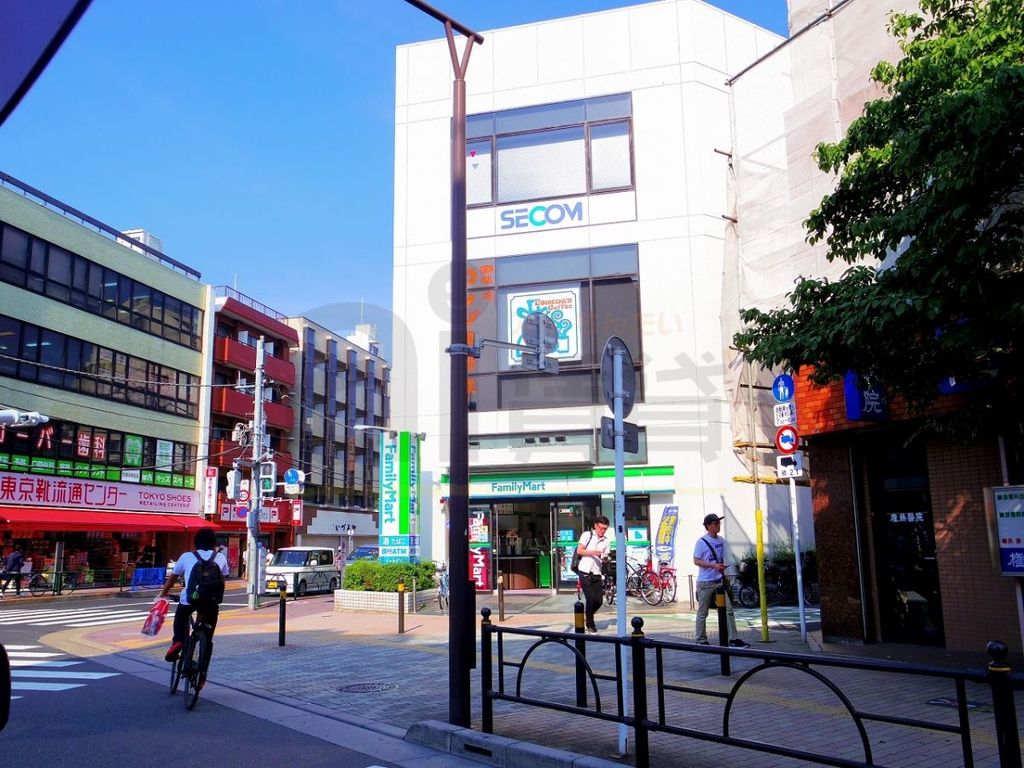 コンビニ　ファミリーマート大泉学園駅前店（コンビニ）まで500m