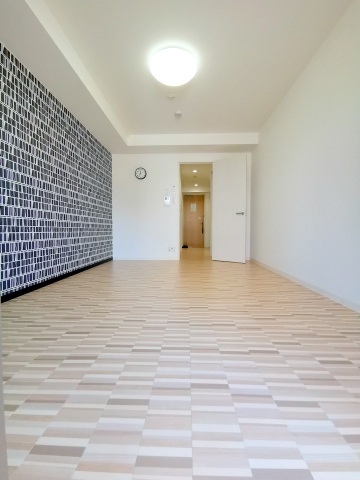 居室・リビング　ゆとりの洋室8.3帖で家具・家電付きプランあり。