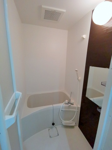 バス・シャワールーム　綺麗な浴室