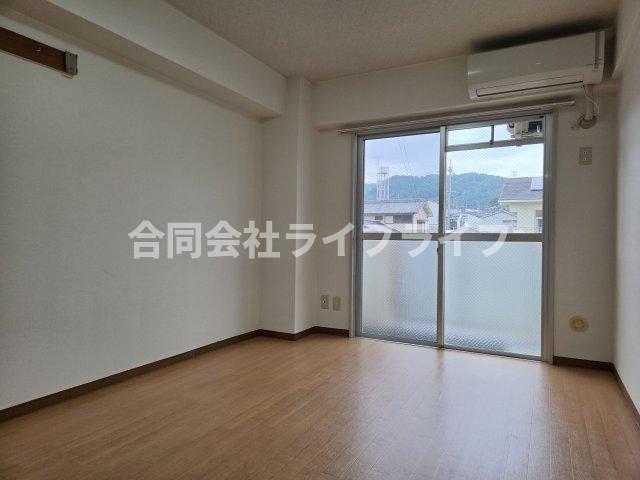 居室・リビング　ゆったり過ごせる居間です