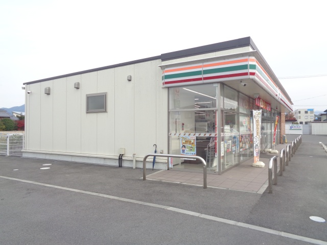コンビニ　セブン－イレブン　湖東横溝店（コンビニ）まで80m