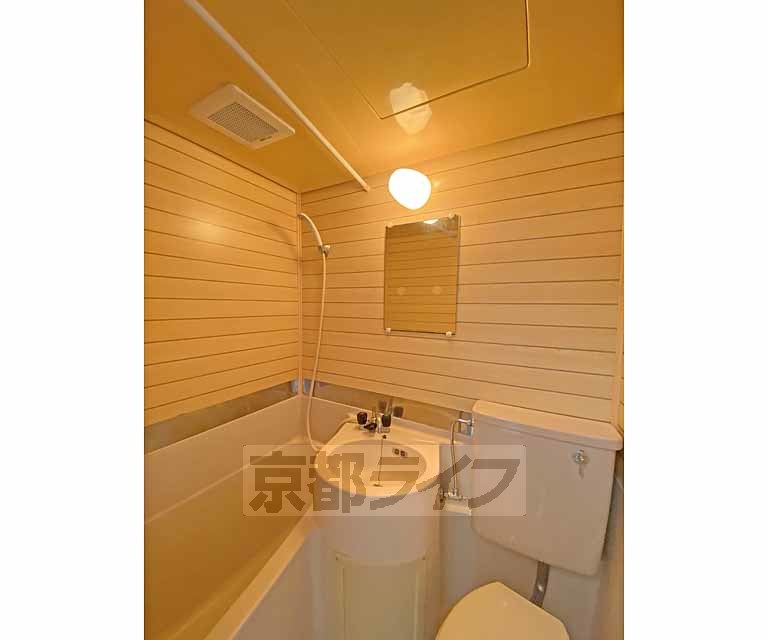 洗面設備　ユニットバスの洗面です。