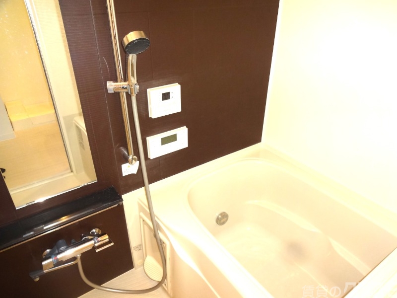 バス・シャワールーム　お風呂とトイレは別です♪