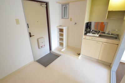 玄関　☆キッチンスペースもしっかりあります☆