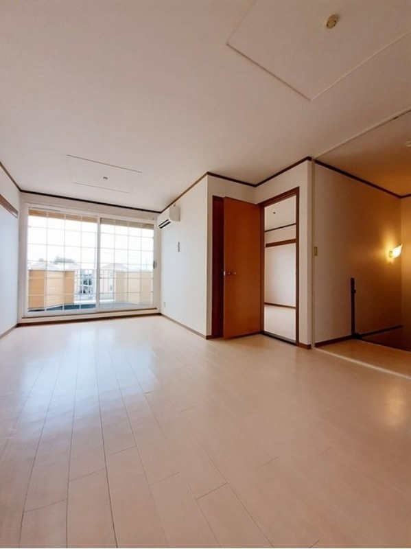 居室・リビング　図面と現状に相違がある場合には現状を優先