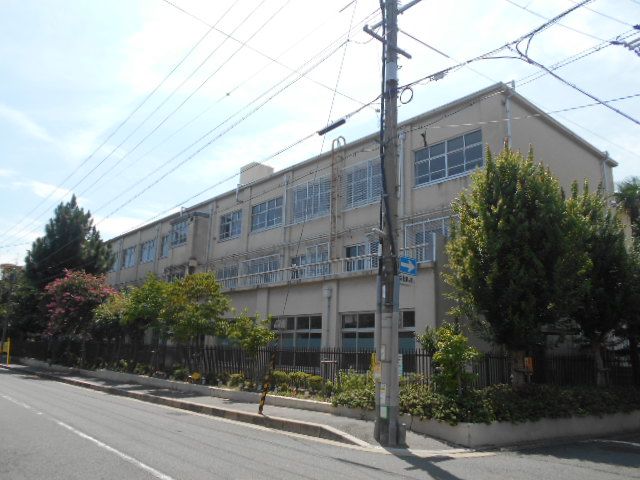 中学校　京都市立 朱雀中学校（中学校）まで688m