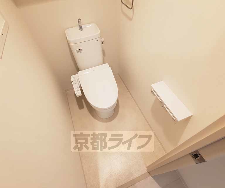 トイレ　ウォシュレットつき