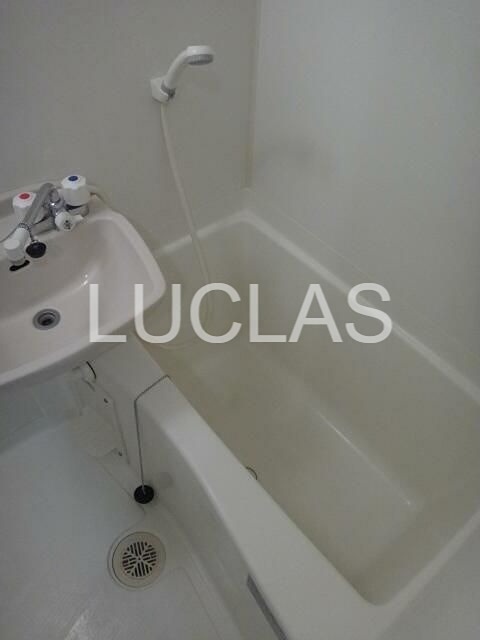 バス・シャワールーム　浴室も付いており、日々の疲れを癒します♪