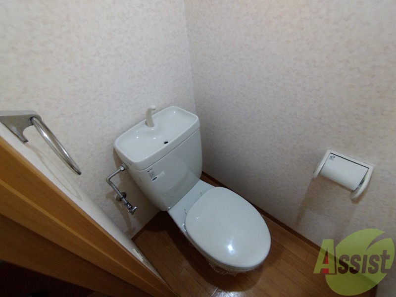 トイレ　こちらはトイレです。清潔感があり、安心して使用できます。