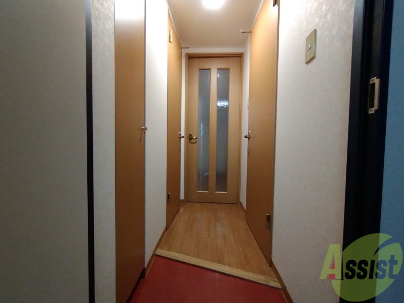 玄関　玄関の様子です。明るい印象ですね。気分もあがりそう。