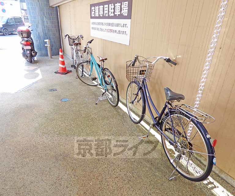 その他共有部分　駐輪場あります。