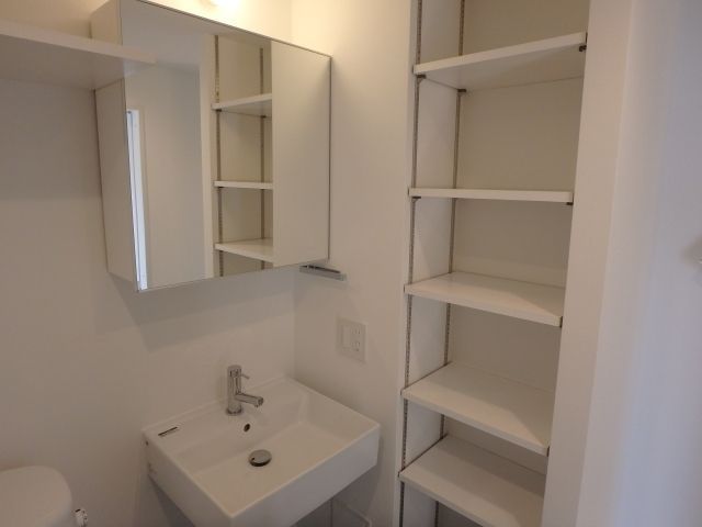 洗面設備　Ｌａ　Ｄｏｕｃｅｕｒ文京大塚EAST　文京区大塚4