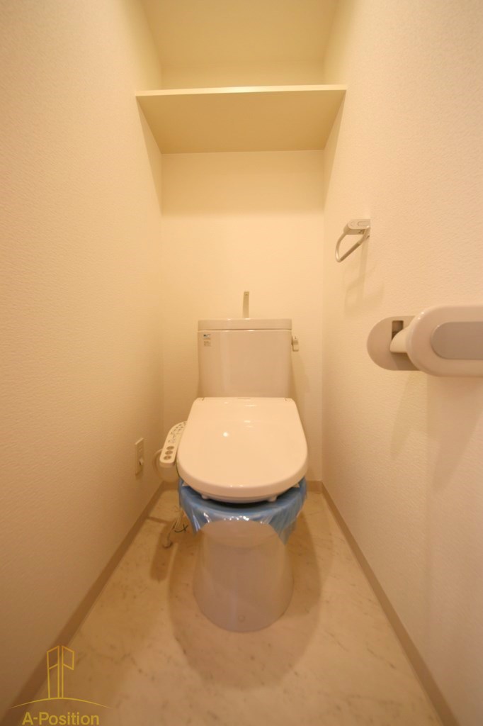 トイレ　プレサンス心斎橋タイミックス