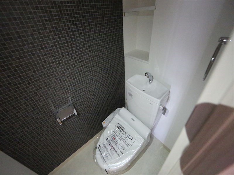 トイレ　温水洗浄便座付トイレ