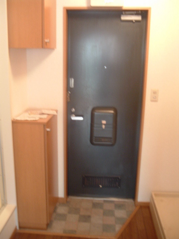 洗面設備　すっきりとして使いやすい玄関スペース