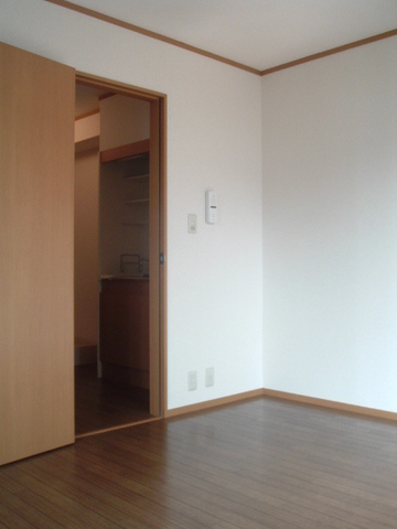 居室・リビング　クッションフロアの洋室６．７帖