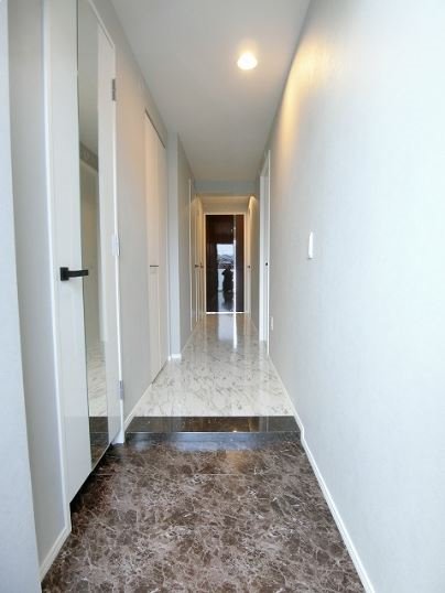 玄関　※参考写真